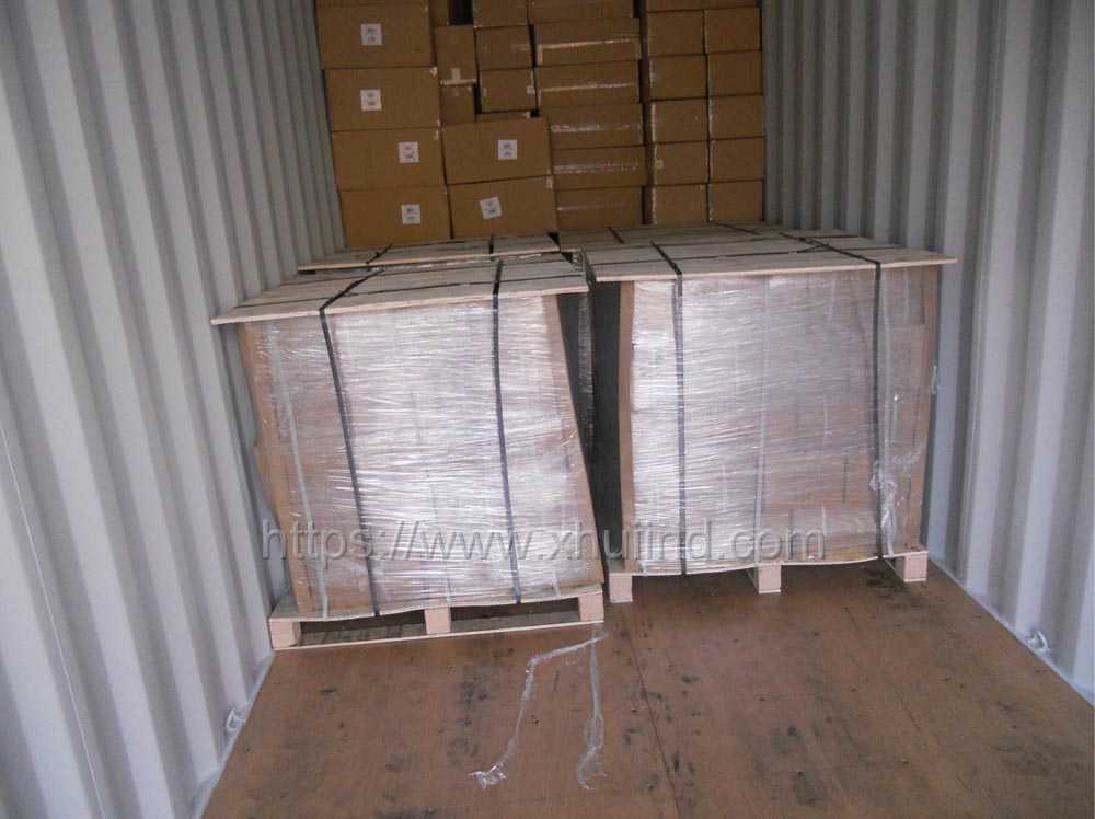 loading container-3